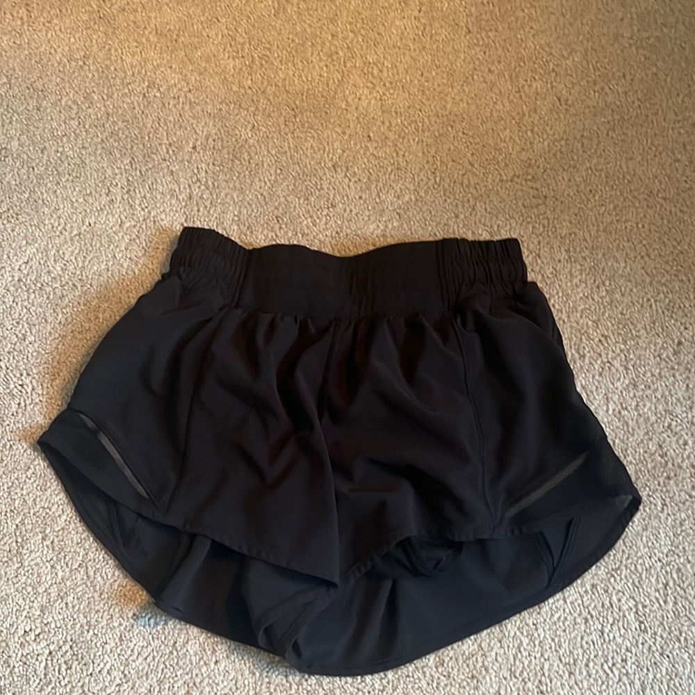 Lululemon Hotty Hot Shorts 2.5 Low Rise